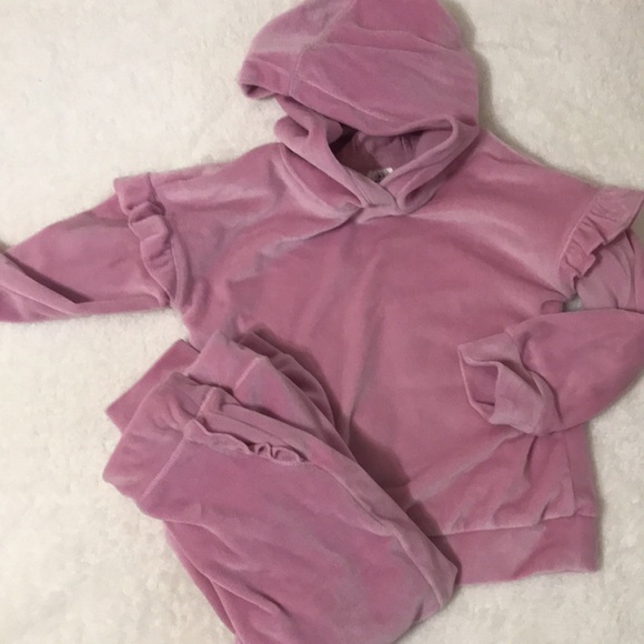 Size 2T Girls Matching Bundle Set. 2 Velour Tops with 2 Marching Velour Bottoms. - Picture 5 of 5